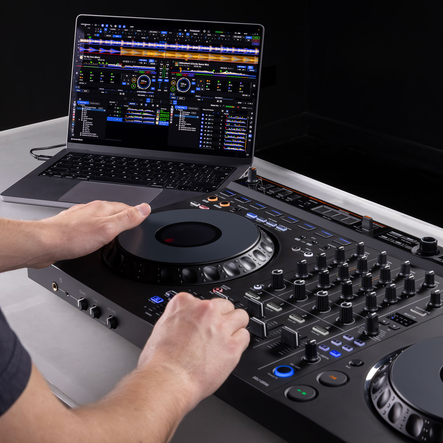 AlphaTheta DDJ-GRV6 Profesionalus 4-ių kanalų DJ valdiklis