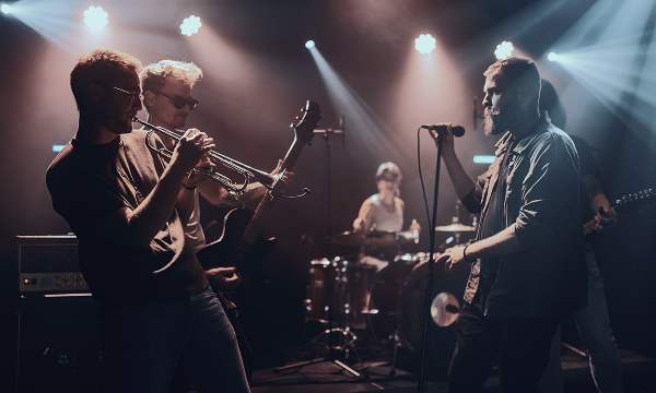 Ein Modus für die Verwendung mit einem Subwoofer und gleichzeitiger Beibehaltung des MUSIC-Soundprofils.